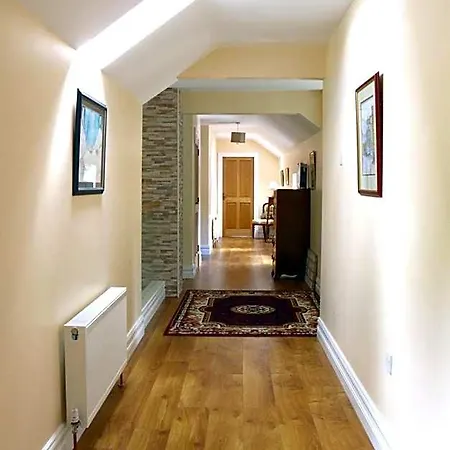 Emy Lakehouse - Near Castle Leslie, Glaslough 4* موناغان