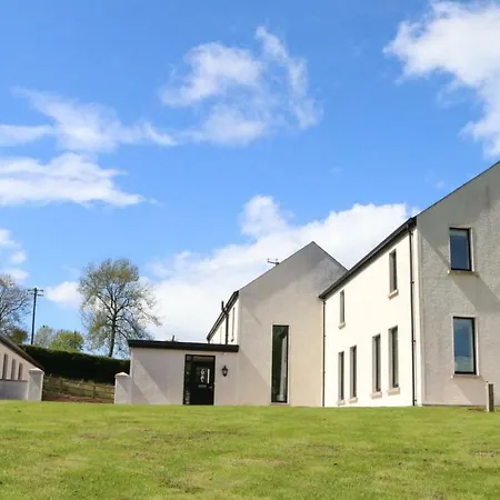 Emy Lakehouse - Near Castle Leslie, Glaslough