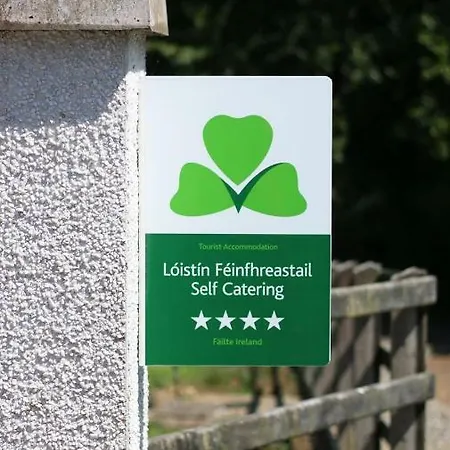 Emy Lakehouse - Near Castle Leslie, Glaslough ベッド・アンド・ブレックファスト