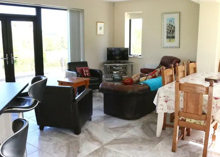 Emy Lakehouse Monaghan