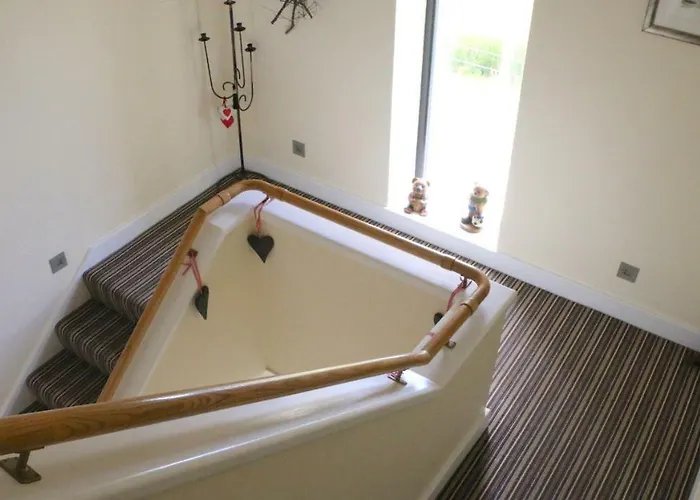 Emy Lakehouse Monaghan